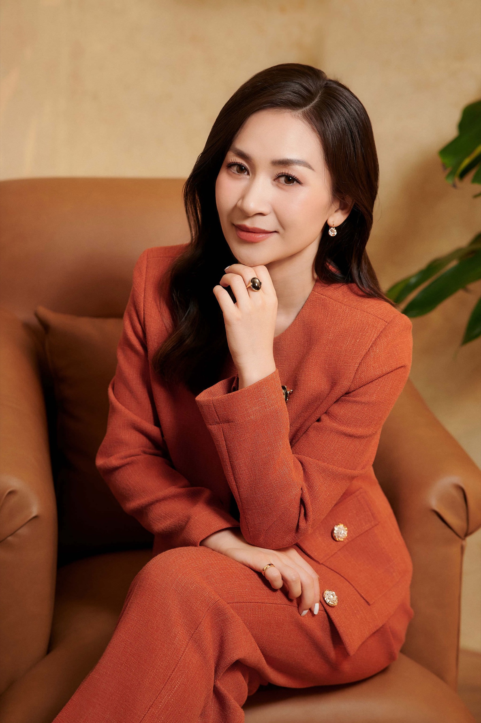 시그니처 프로필 — 01 — 사진 22 — 리더십, 권위, 비전 — Gạo Nâu Profile