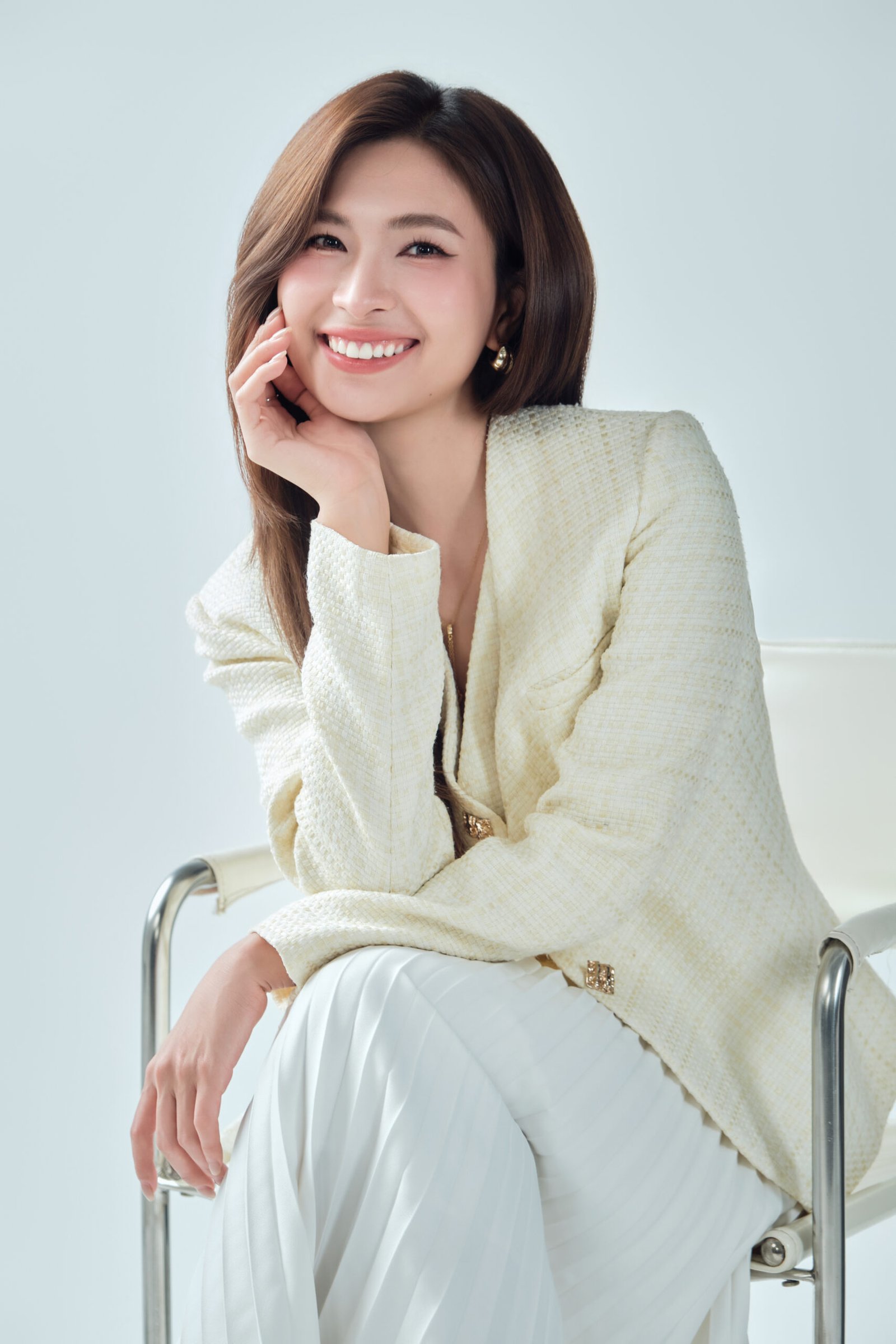 Profile Cao Cấp — 06 — ảnh 1 — Sang trọng, đẳng cấp, điềm tĩnh — Gạo Nâu Profile