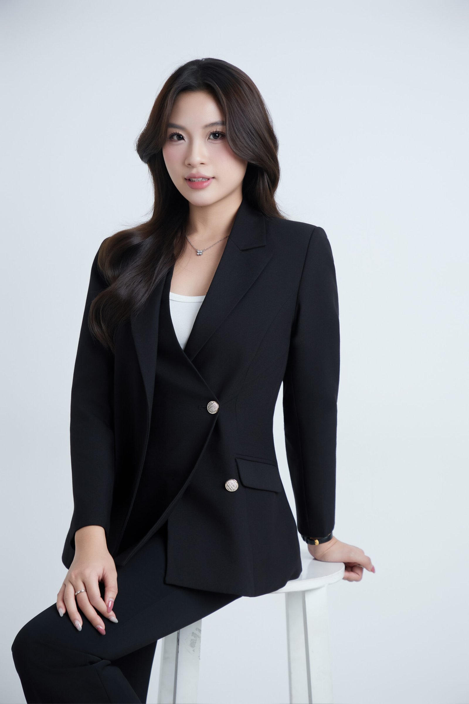Basic Profile — 04 — photo 4 — Standard, trustworthy, professional — Gạo Nâu Profile