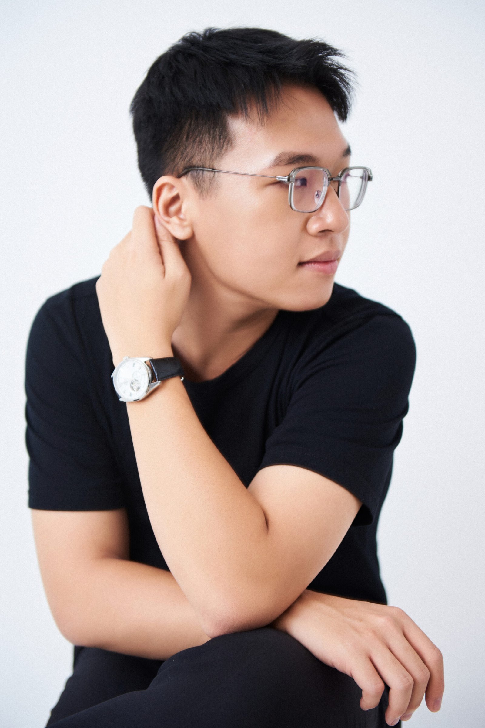 베이직 프로필 — 05 — 사진 1 — 중성, 자연스러움, 전문성 — Gạo Nâu Profile
