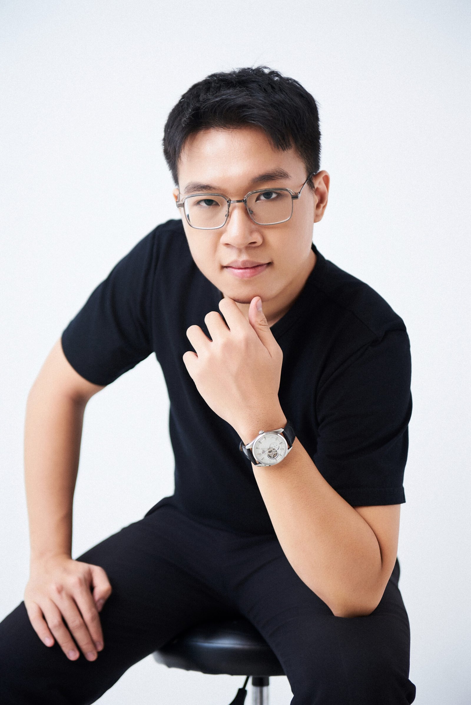 베이직 프로필 — 05 — 사진 7 — 중성, 자연스러움, 전문성 — Gạo Nâu Profile