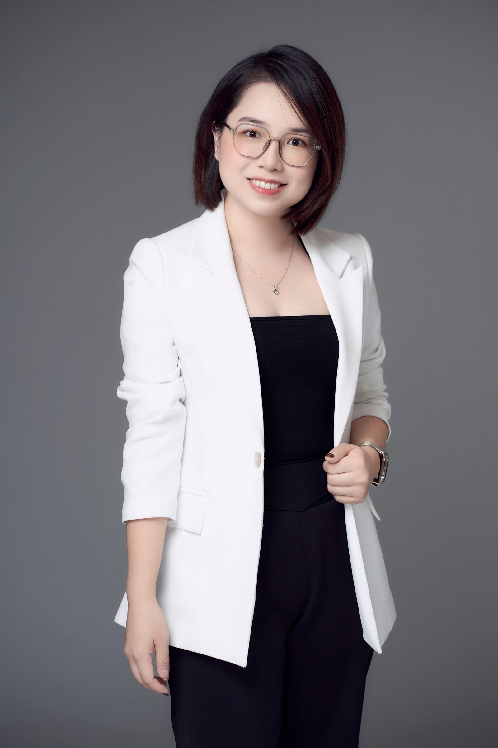 Ms Quyên — BluSaigon — 사진 2 — Gạo Nâu Profile
