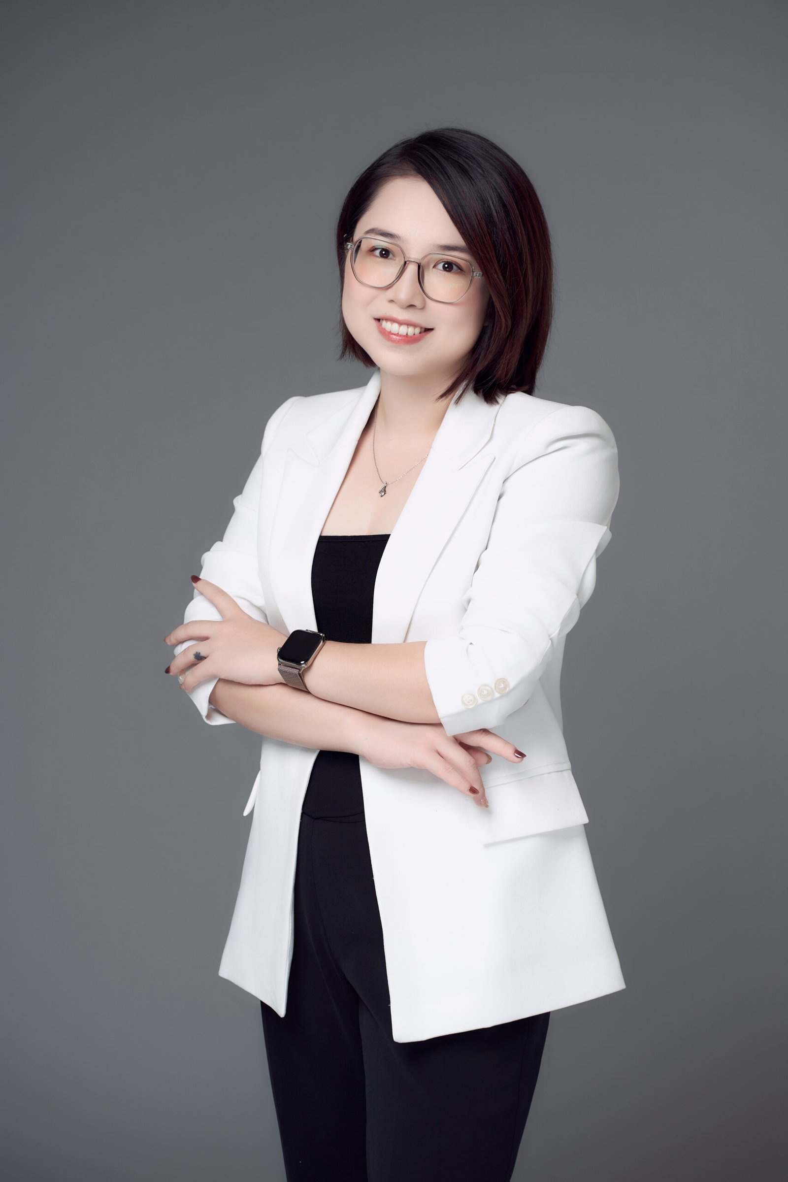 Ms Quyên — BluSaigon — 사진 4 — 리더십, 우아함, 클래스 — Gạo Nâu Profile