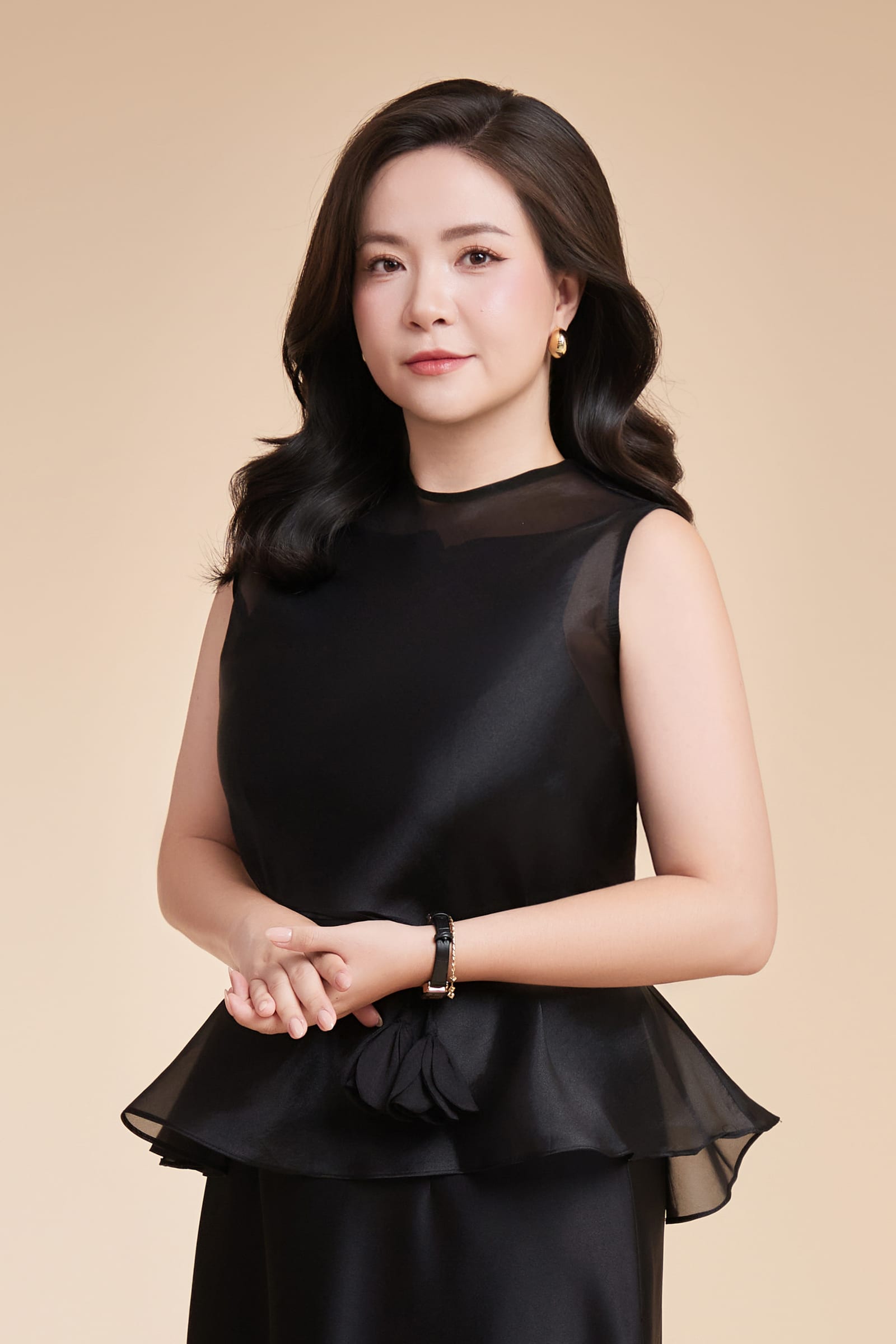 Profile Cao Cấp — nữ doanh nhân