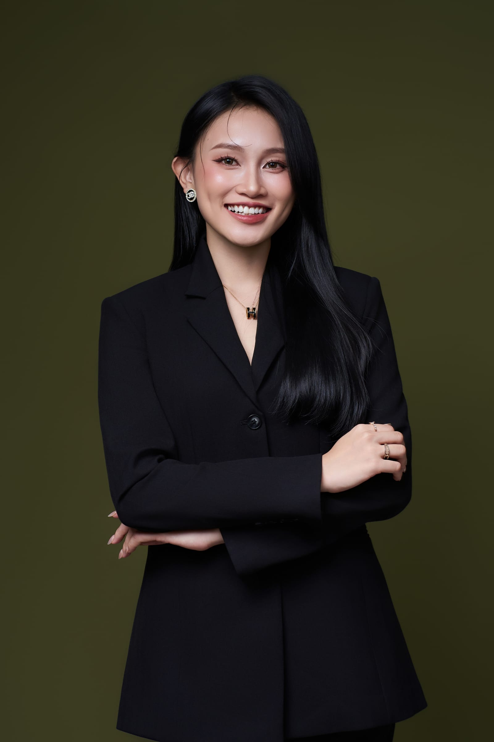 Profile hiện đại — Chân dung chuyên nghiệp — ảnh 17 — Gạo Nâu Profile