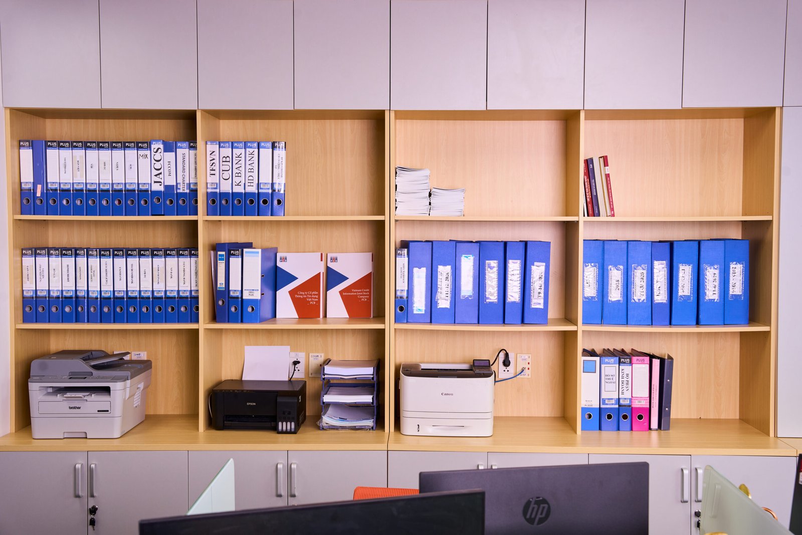 Văn Phòng Doanh Nghiệp — 01 — ảnh 1 — Hiện đại, mở, chuyên nghiệp — Gạo Nâu Profile