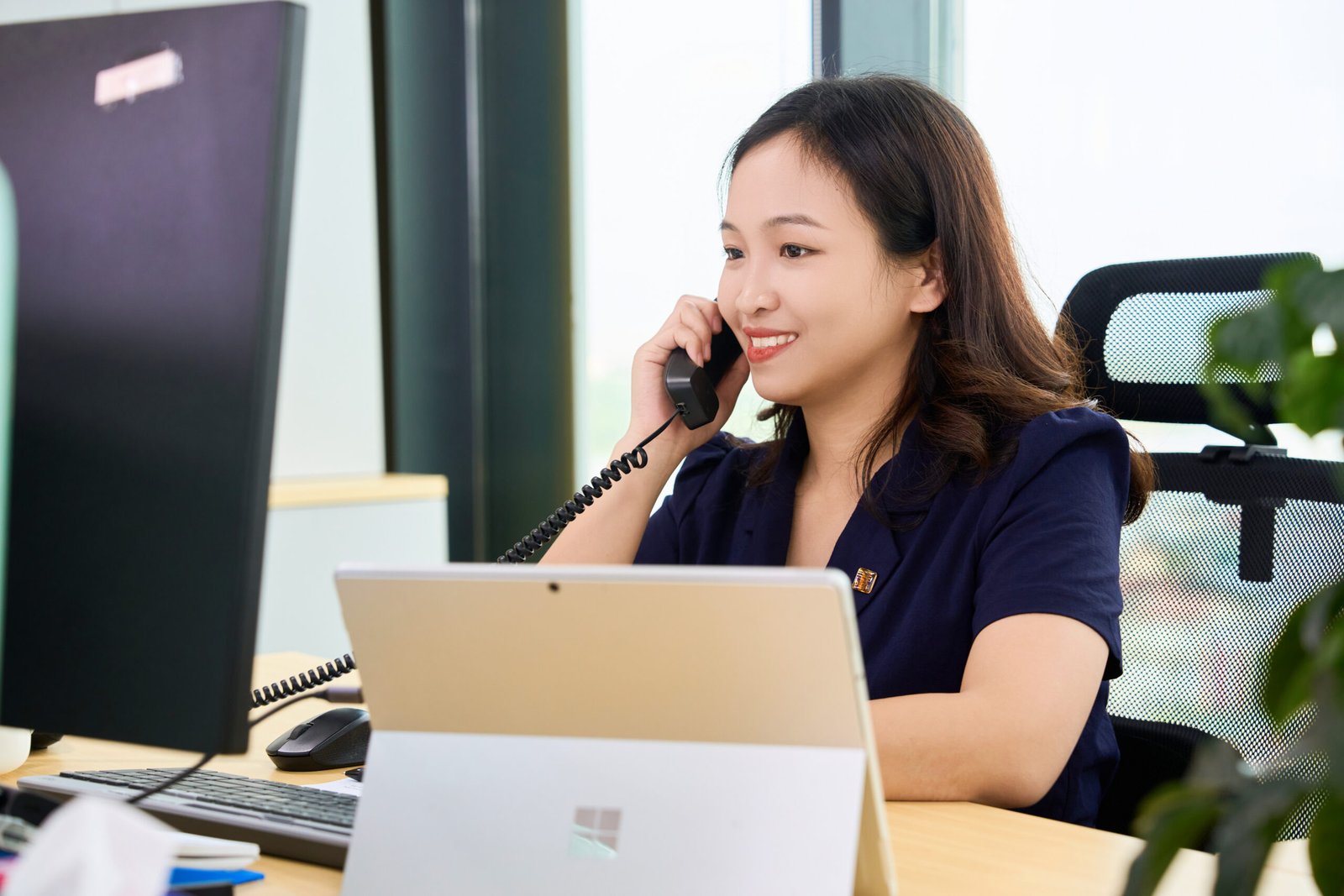 Văn Phòng Doanh Nghiệp — 01 — ảnh 4 — Hiện đại, mở, chuyên nghiệp — Gạo Nâu Profile