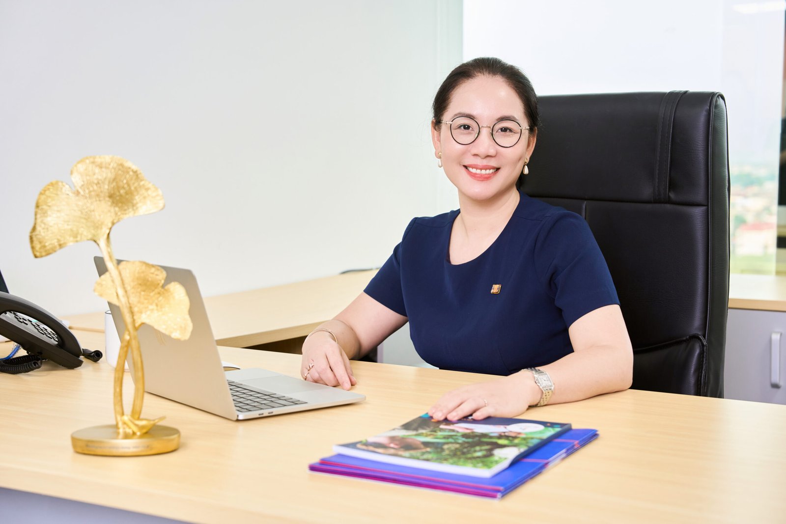 Văn Phòng Doanh Nghiệp — 01 — ảnh 10 — Hiện đại, mở, chuyên nghiệp — Gạo Nâu Profile