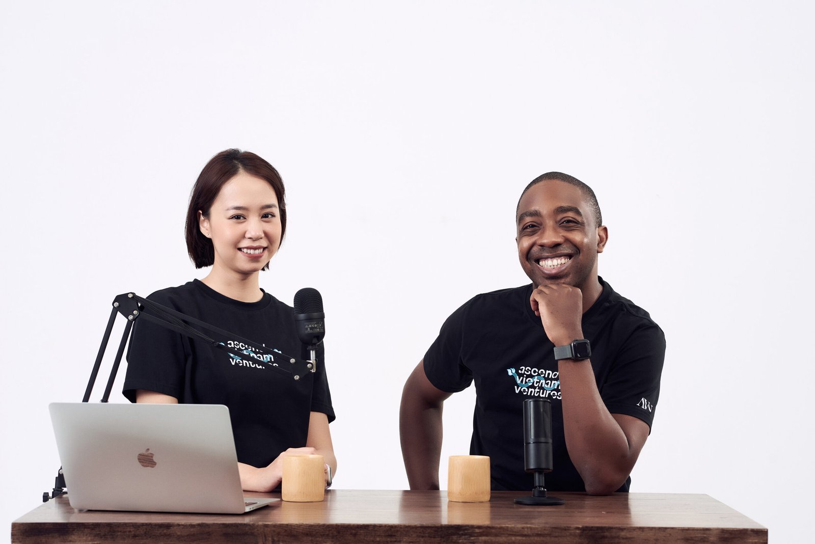 Văn Phòng Doanh Nghiệp — 02 — Gạo Nâu Profile