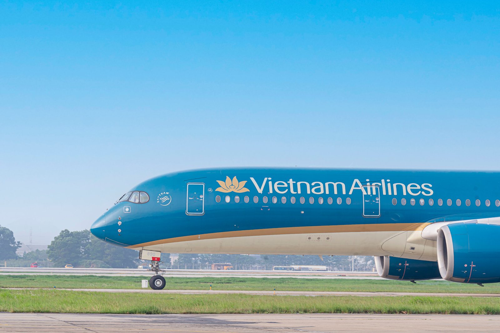 Vietnam Airlines — Case Study — photo 4 — Standardized, elegant, aviation — Gạo Nâu Profile