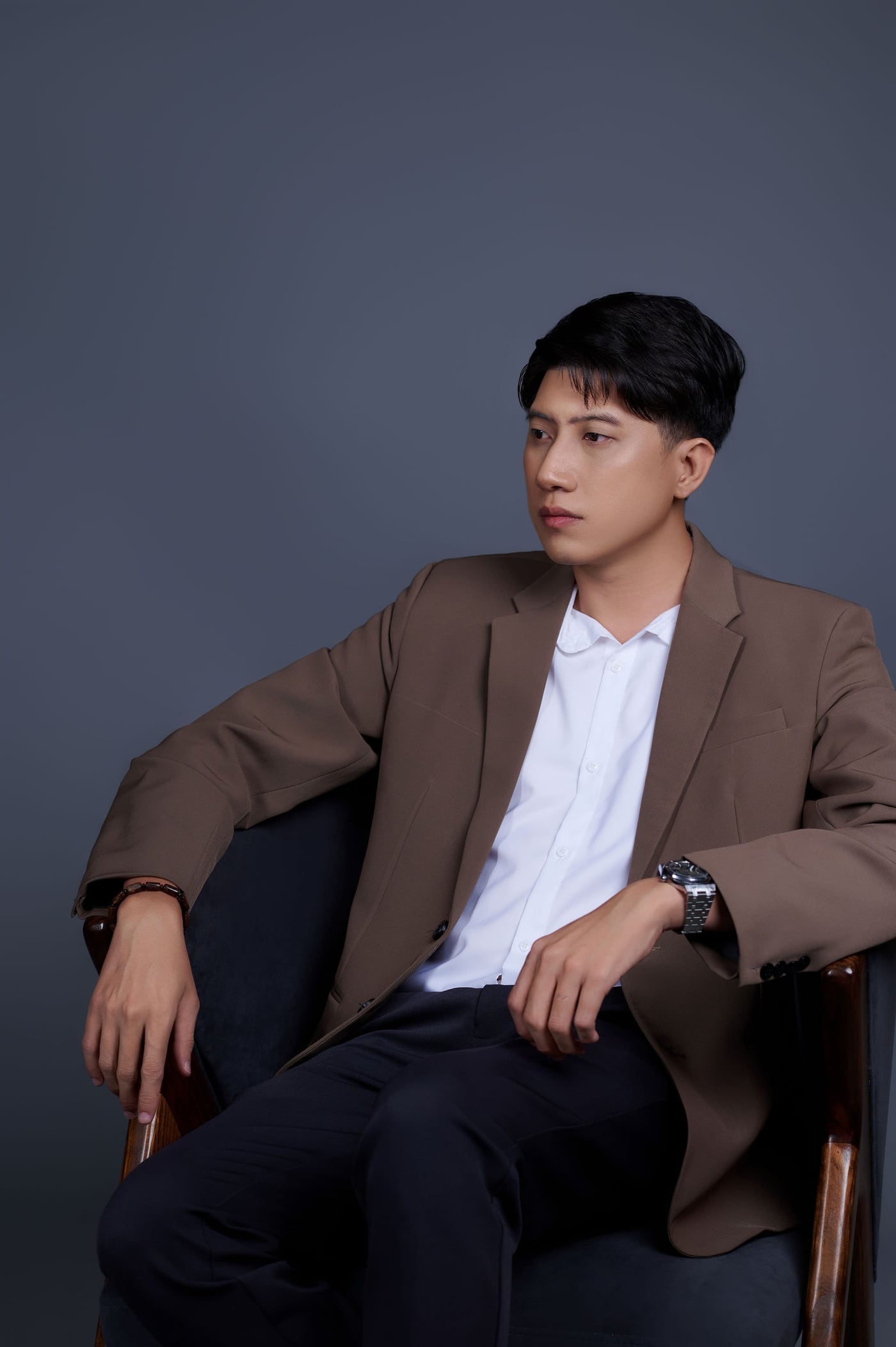 Top 5 Business Profile Photo Studios in HCMC 2026