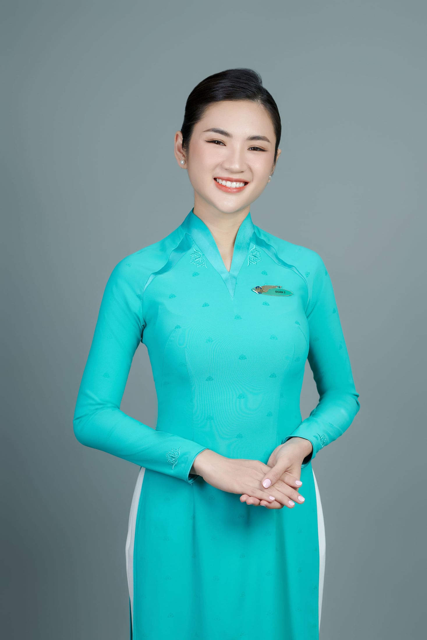Ảnh mẫu 1 — 空乘档案照 — Gạo Nâu Profile
