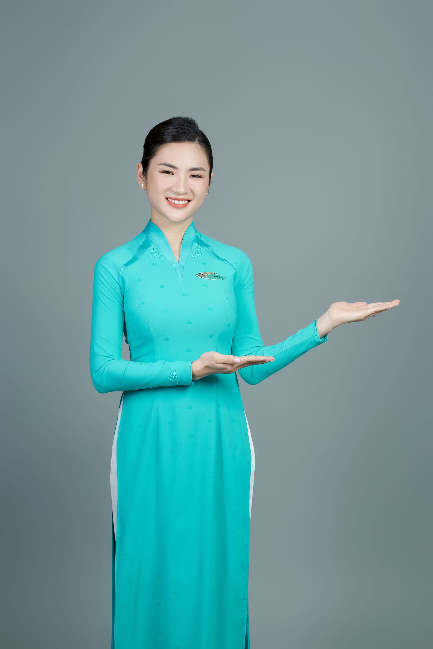 Ảnh mẫu 3 — 空乘档案照 — Gạo Nâu Profile