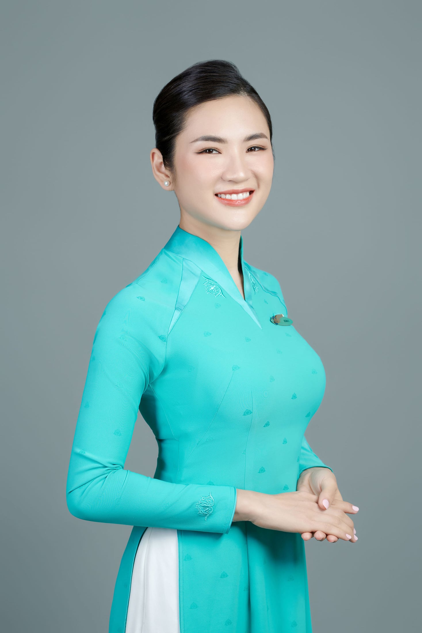 Ảnh mẫu 4 — 空乘档案照 — Gạo Nâu Profile