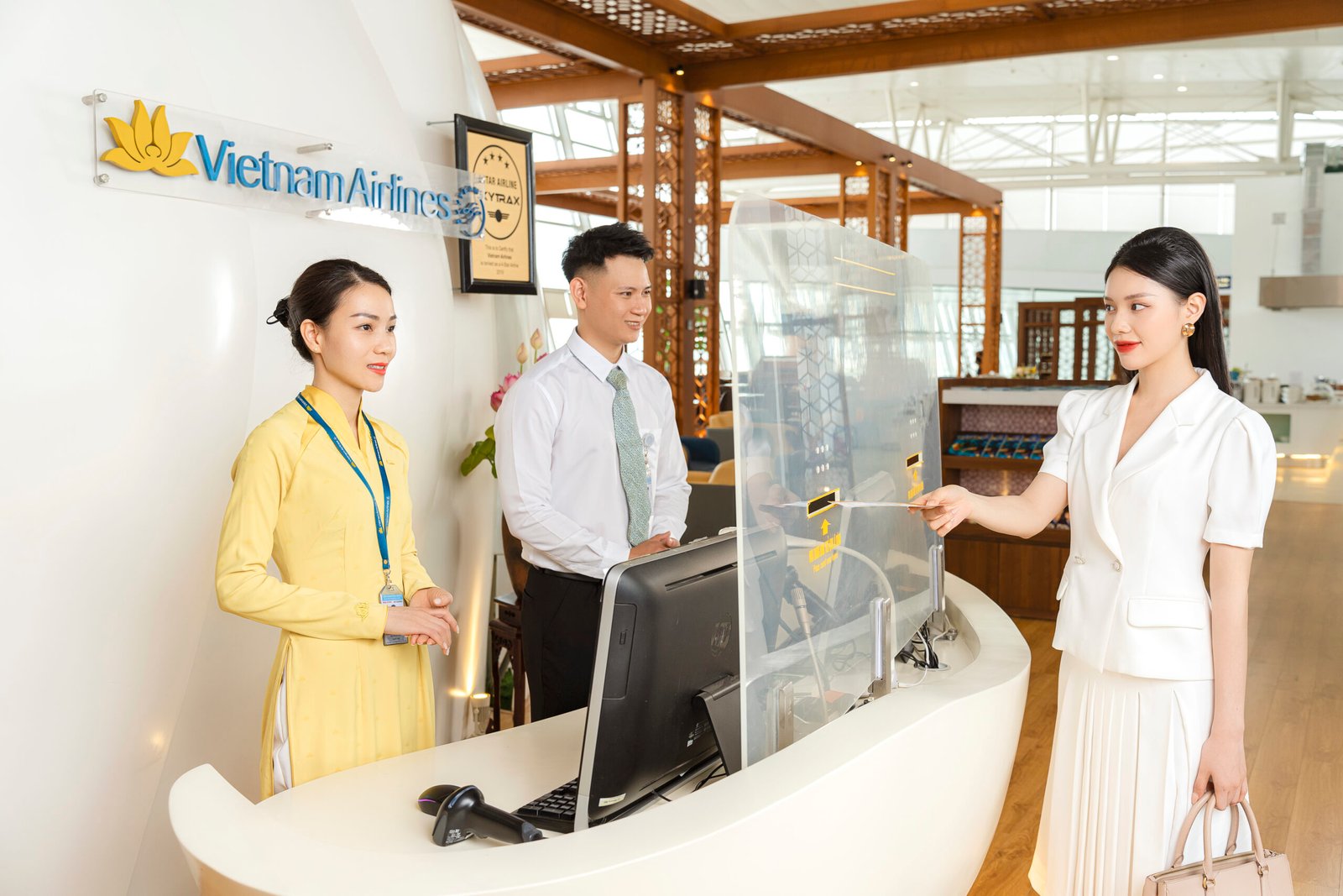 Bản sao của HUG04808